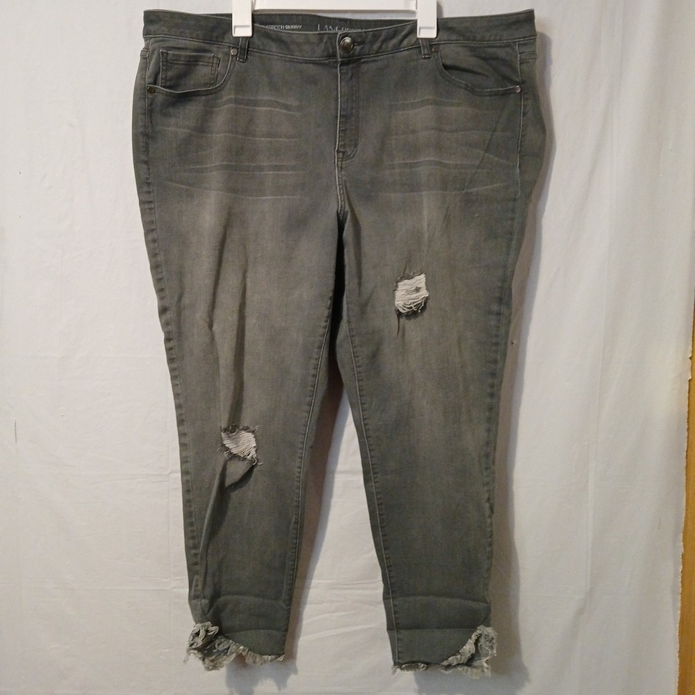 LANE BRYANT DISTRESSED GRAY SUPER STRETCH SKINNY MID RISE JEANS‎ PLUS Sz 24
